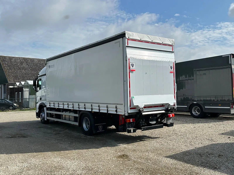 Mercedes-Benz Actros 1843 ACTROS 1843L 2022. 183432km Schuifzeil met Laadklep 2000kg - משאית וילונות צד: תמונה 4 Mercedes-Benz Actros 1843 ACTROS 1843L 2022. 183432km Schuifzeil met Laadklep 2000kg - משאית וילונות צד: תמונה 4