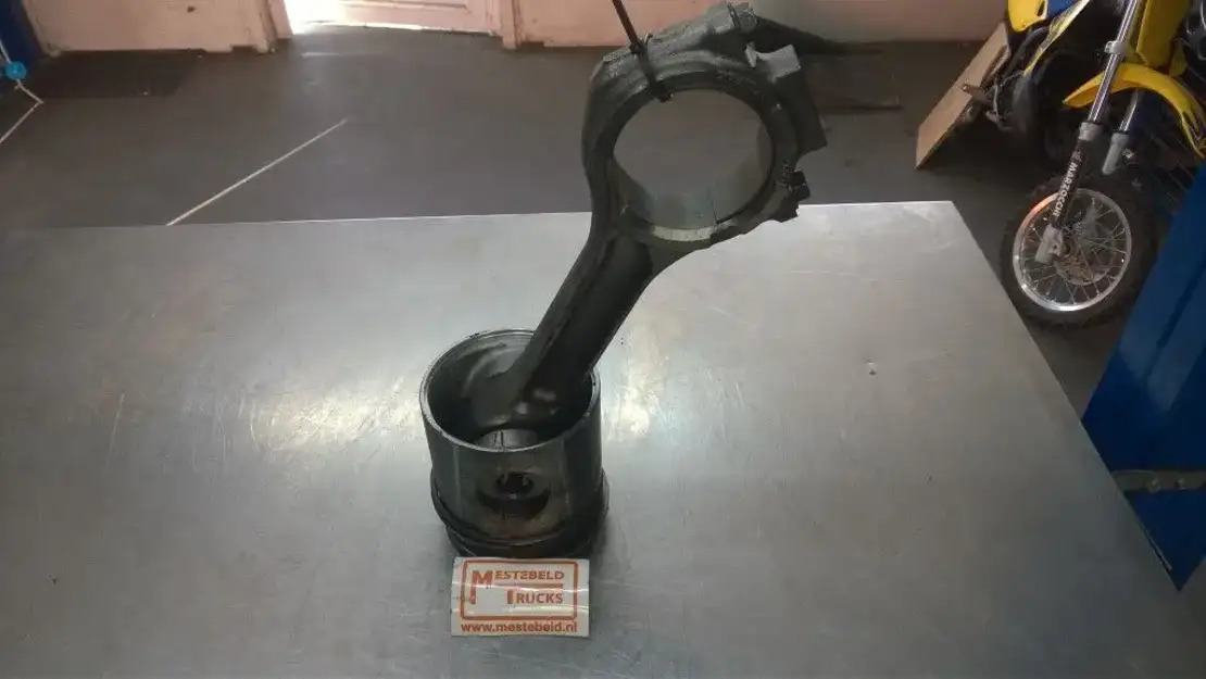 DAF Zuiger + drijfstang - מנוע וחלקים עבור משאית: תמונה 1 DAF Zuiger + drijfstang - מנוע וחלקים עבור משאית: תמונה 1