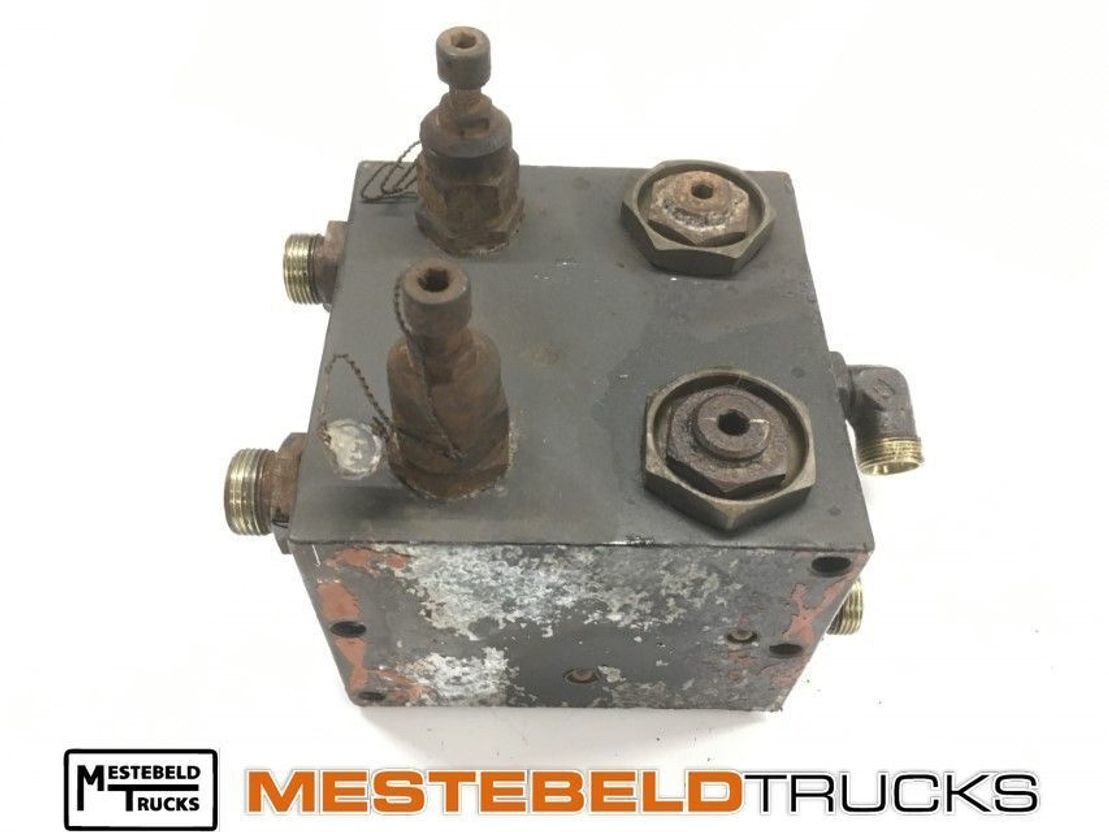 Ginaf Hydraulisch ventielblok - היגוי עבור משאית: תמונה 1 Ginaf Hydraulisch ventielblok - היגוי עבור משאית: תמונה 1