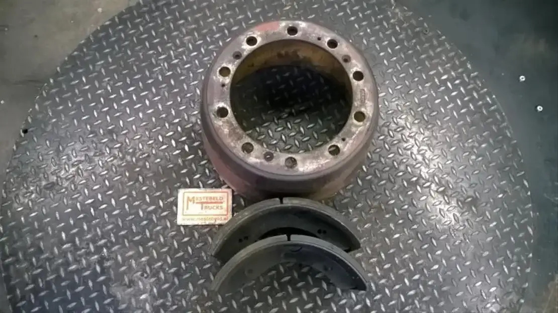 Ginaf Remtrommel met voering - סרן קדמי עבור משאית: תמונה 1 Ginaf Remtrommel met voering - סרן קדמי עבור משאית: תמונה 1