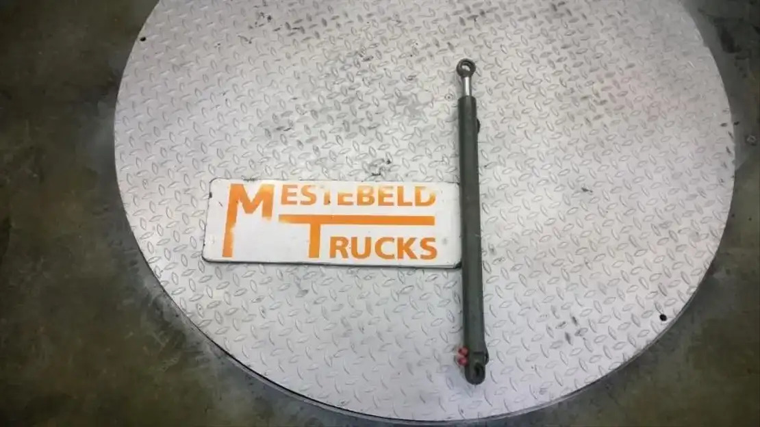 Iveco Kantelcilinder - מסגרת/ שלדה עבור משאית: תמונה 1 Iveco Kantelcilinder - מסגרת/ שלדה עבור משאית: תמונה 1