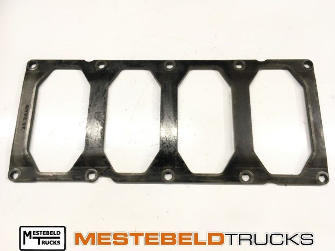 Iveco Versterkingsplaat carterpan - מחבת שמן עבור משאית: תמונה 1 Iveco Versterkingsplaat carterpan - מחבת שמן עבור משאית: תמונה 1