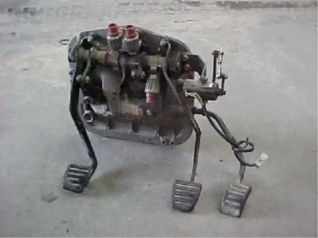 MAN Pedalenset F2000 - תא ופנים הרכב עבור משאית: תמונה 1 MAN Pedalenset F2000 - תא ופנים הרכב עבור משאית: תמונה 1