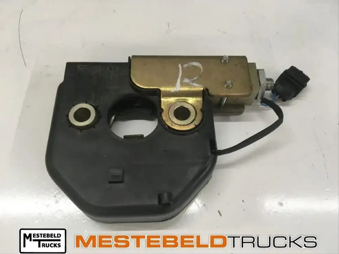 Mercedes-Benz Cabinevergrendeling achter - תא ופנים הרכב עבור משאית: תמונה 1 Mercedes-Benz Cabinevergrendeling achter - תא ופנים הרכב עבור משאית: תמונה 1