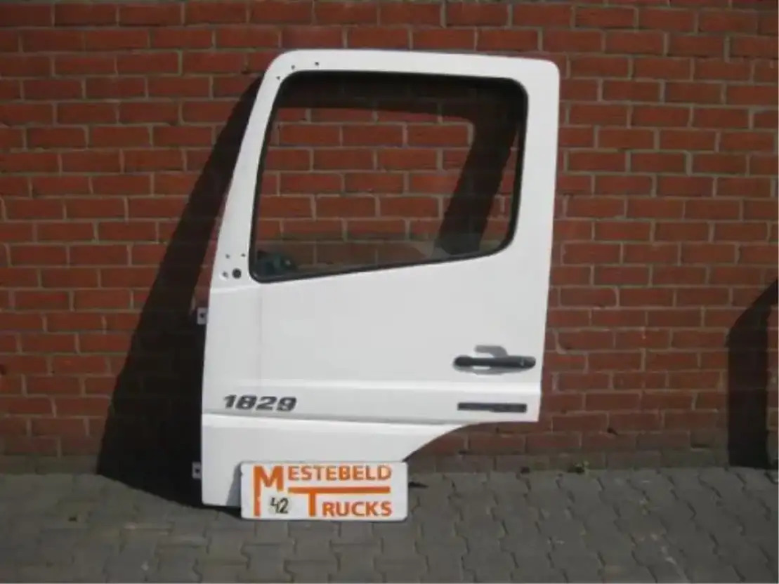 Mercedes-Benz Deur Axor 1829 links - תא ופנים הרכב עבור משאית: תמונה 1 Mercedes-Benz Deur Axor 1829 links - תא ופנים הרכב עבור משאית: תמונה 1