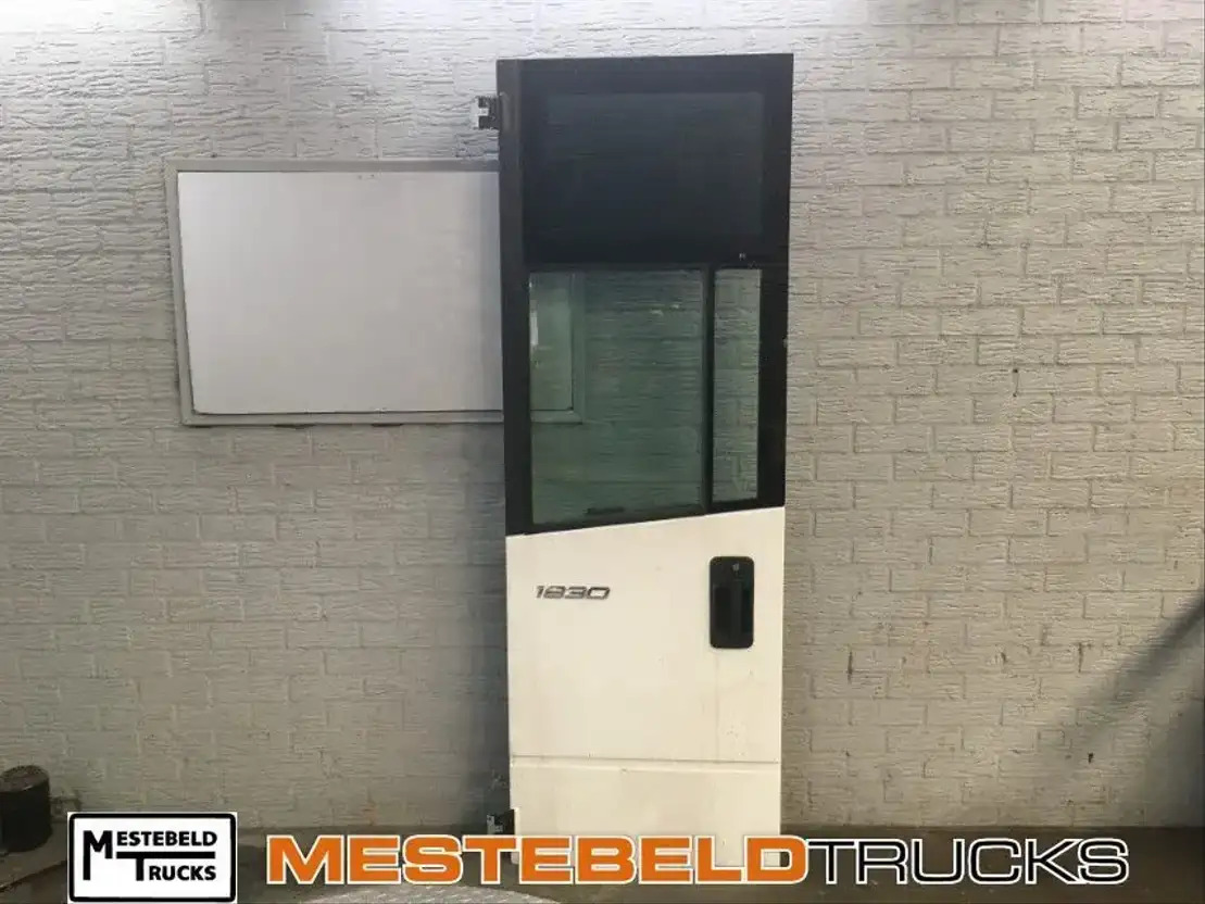 Mercedes-Benz Deur links - תא ופנים הרכב עבור משאית: תמונה 1 Mercedes-Benz Deur links - תא ופנים הרכב עבור משאית: תמונה 1