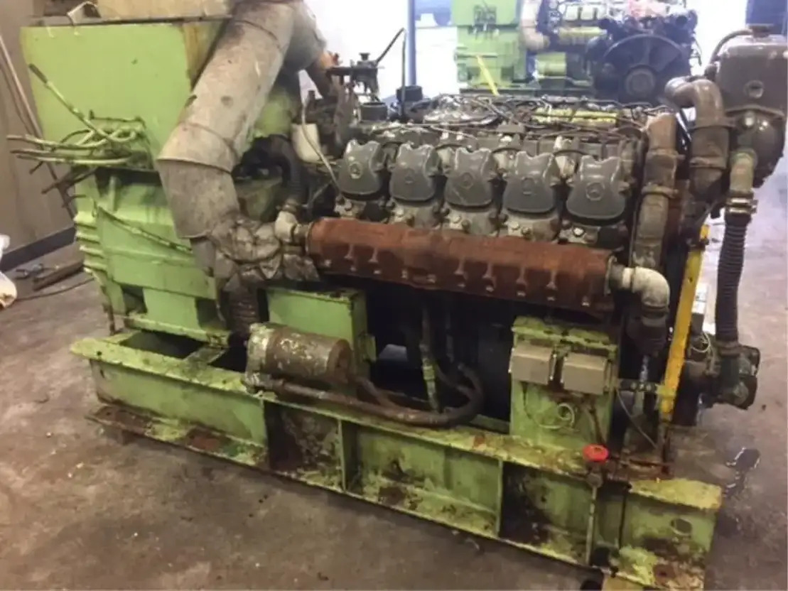 Mercedes-Benz Generator 200 KVA - ערכת גנרטורים: תמונה 1 Mercedes-Benz Generator 200 KVA - ערכת גנרטורים: תמונה 1