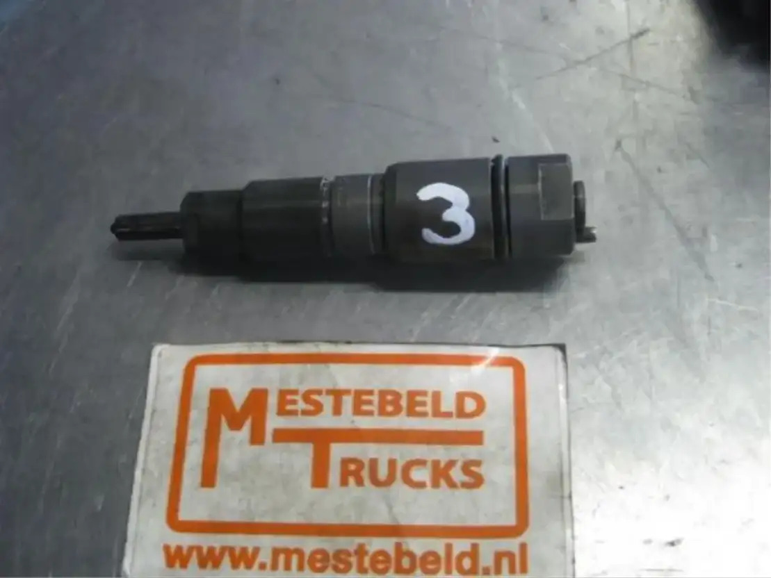 Mercedes-Benz Injector Atego  - מזרק עבור משאית: תמונה 1 Mercedes-Benz Injector Atego  - מזרק עבור משאית: תמונה 1