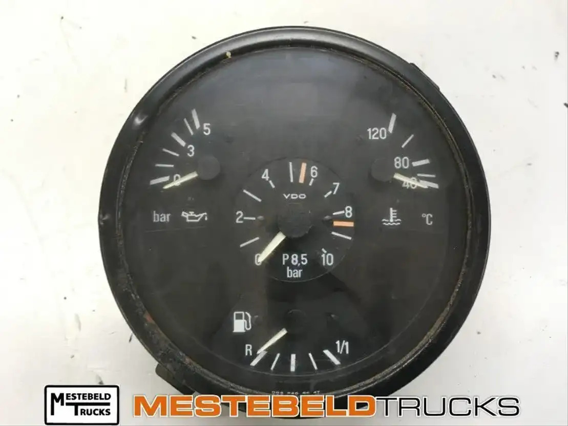 Mercedes-Benz Instrumentenpaneel - מערכת חשמל עבור משאית: תמונה 1 Mercedes-Benz Instrumentenpaneel - מערכת חשמל עבור משאית: תמונה 1