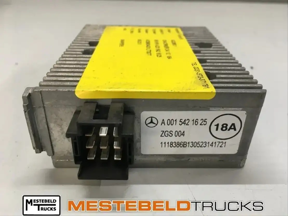 Mercedes-Benz Omvormer 24/12 - מערכת חשמל עבור משאית: תמונה 1 Mercedes-Benz Omvormer 24/12 - מערכת חשמל עבור משאית: תמונה 1