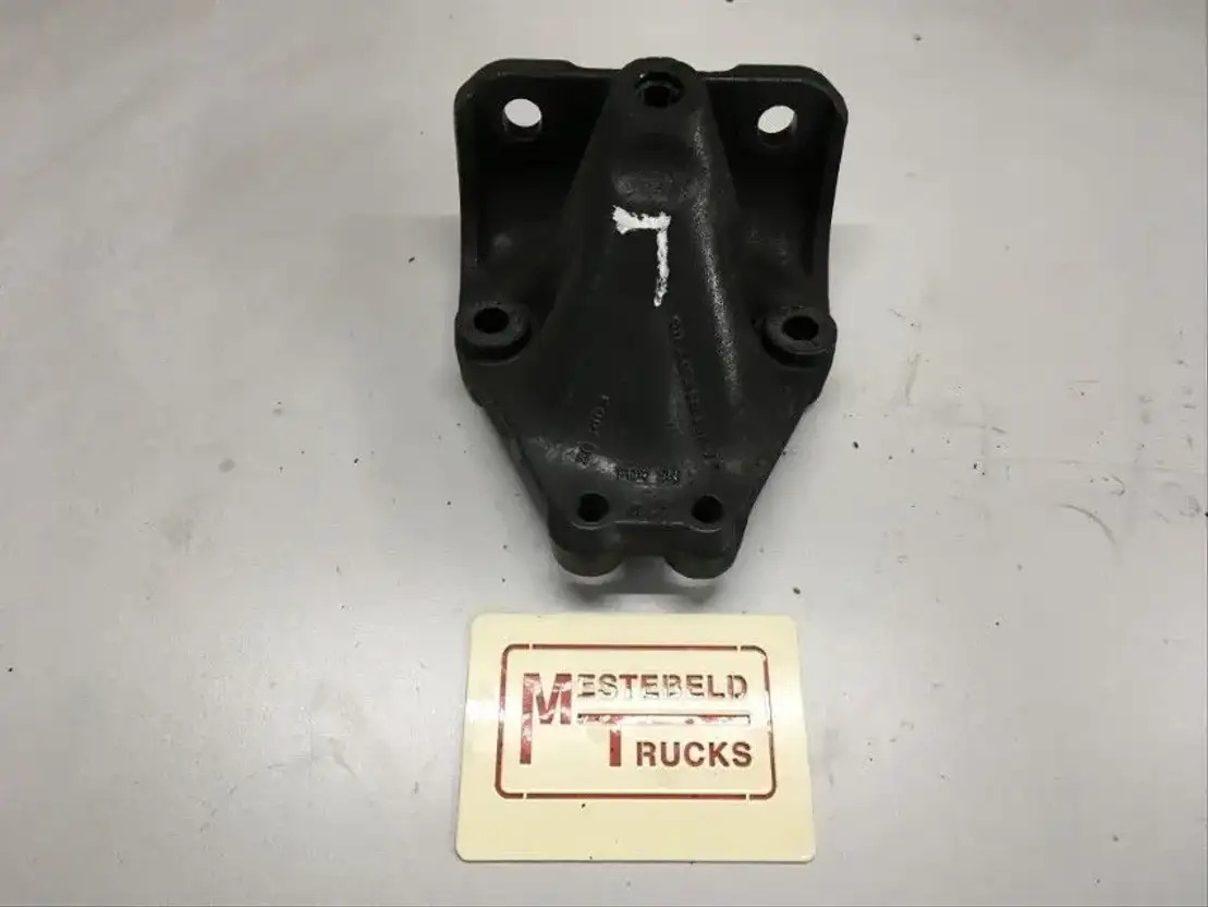 Mercedes-Benz Steun van cabinen ophanging achter - תא ופנים הרכב עבור משאית: תמונה 1 Mercedes-Benz Steun van cabinen ophanging achter - תא ופנים הרכב עבור משאית: תמונה 1