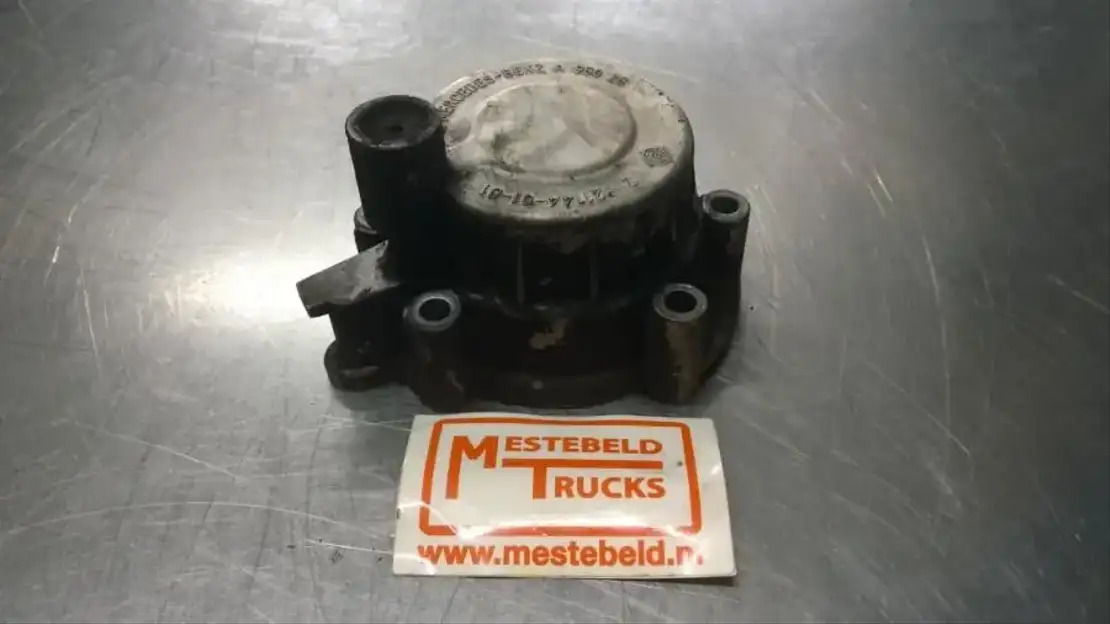 Mercedes-Benz Versnellinsgbakdeksel  - תיבת הילוכים וחלקים עבור משאית: תמונה 1 Mercedes-Benz Versnellinsgbakdeksel  - תיבת הילוכים וחלקים עבור משאית: תמונה 1