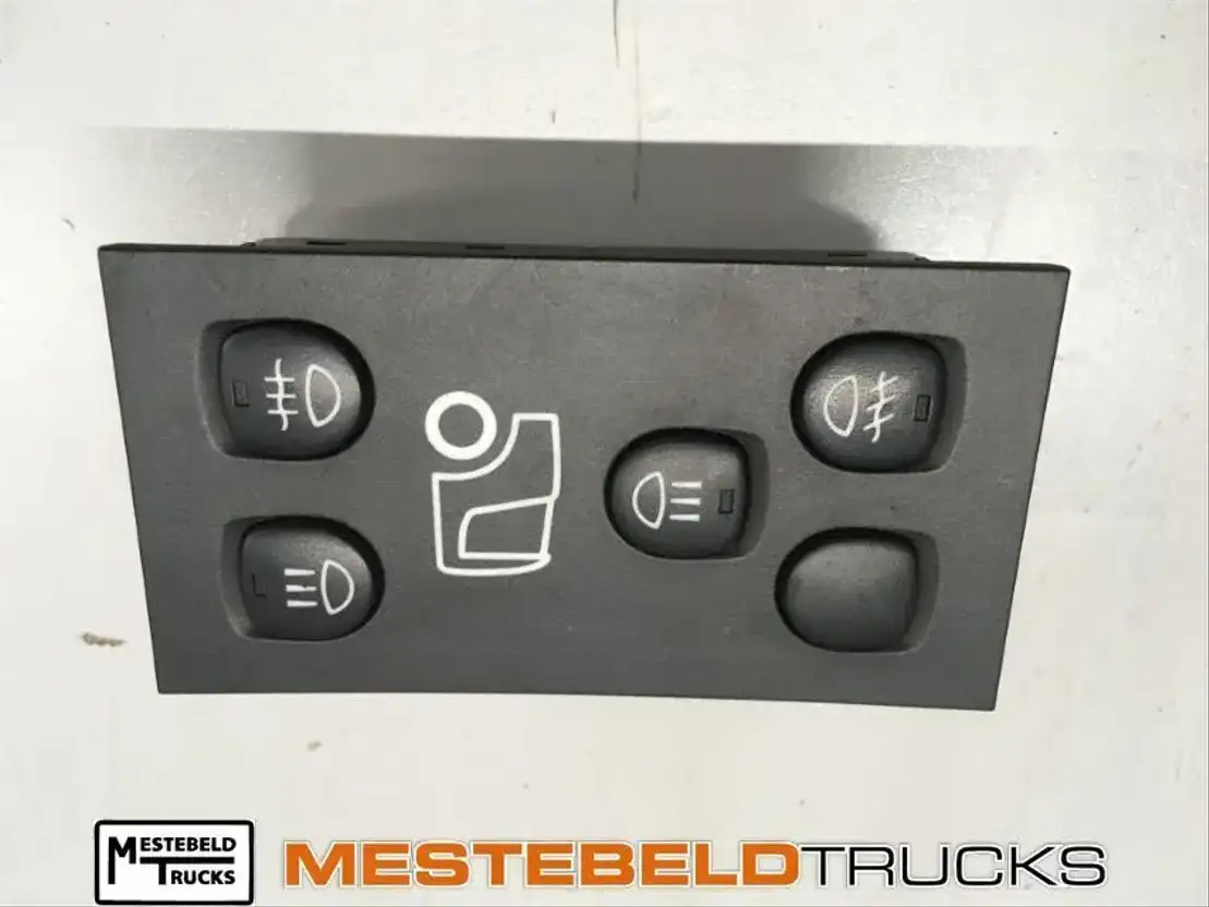 Scania S chakelaar verlichting - מערכת חשמל עבור משאית: תמונה 1 Scania S chakelaar verlichting - מערכת חשמל עבור משאית: תמונה 1