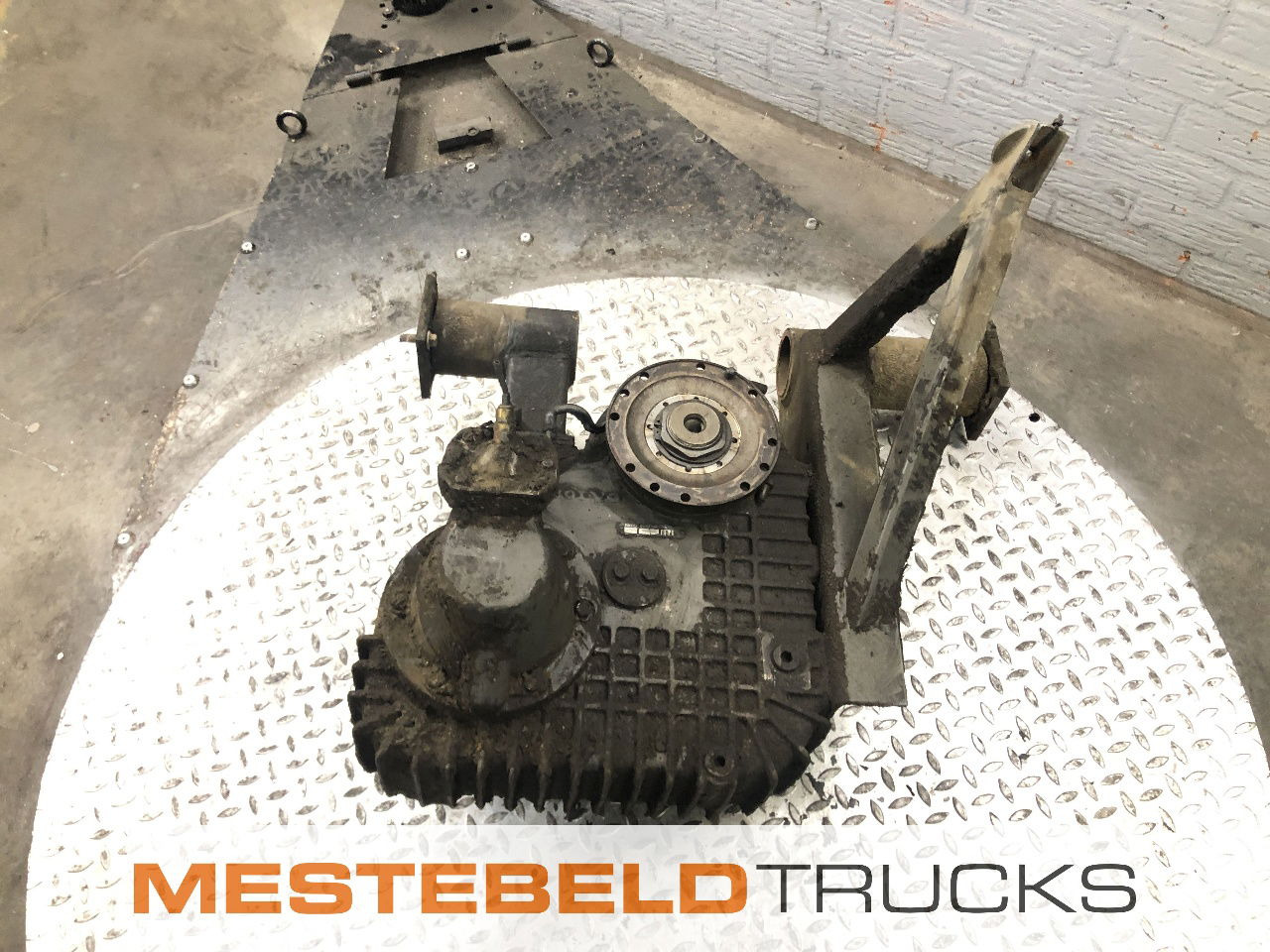 Volvo Tussenbak UTV 4.12 - תיבת הילוכים וחלקים עבור משאית: תמונה 1 Volvo Tussenbak UTV 4.12 - תיבת הילוכים וחלקים עבור משאית: תמונה 1