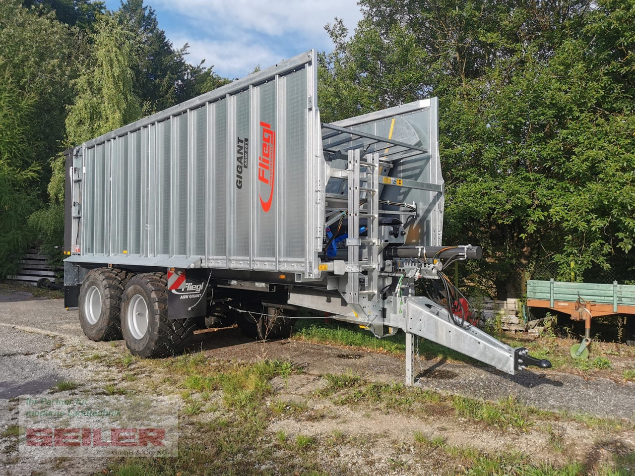 Fliegl ASW 281 GIGANT FOX 45m³ - עגלת טעינה עצמית: תמונה 1 Fliegl ASW 281 GIGANT FOX 45m³ - עגלת טעינה עצמית: תמונה 1