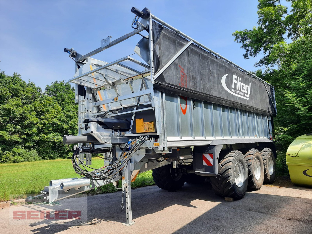 Fliegl ASW 381 TAURUS FOX 45m³ + Top Lift Light - עגלת טעינה עצמית: תמונה 1 Fliegl ASW 381 TAURUS FOX 45m³ + Top Lift Light - עגלת טעינה עצמית: תמונה 1