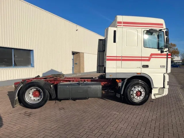 DAF XF 95.430 Manual-Gear Euro 3 - יחידת טרקטור: תמונה 5 DAF XF 95.430 Manual-Gear Euro 3 - יחידת טרקטור: תמונה 5
