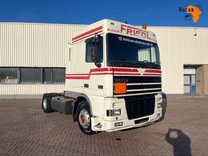 DAF XF 95.430 Manual-Gear Euro 3 - יחידת טרקטור: תמונה 1 DAF XF 95.430 Manual-Gear Euro 3 - יחידת טרקטור: תמונה 1