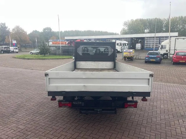 Iveco Daily 35S14 - טנדר, כלי רכב מסחרי קומבי: תמונה 4 Iveco Daily 35S14 - טנדר, כלי רכב מסחרי קומבי: תמונה 4