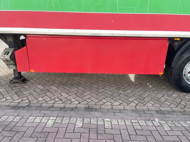 Kögel 3 AXELS (2X LIFT AXELS) DISK BRAKE 7CM FRIGO BOX - סמיטריילר בתיבה סגורה: תמונה 5 Kögel 3 AXELS (2X LIFT AXELS) DISK BRAKE 7CM FRIGO BOX - סמיטריילר בתיבה סגורה: תמונה 5