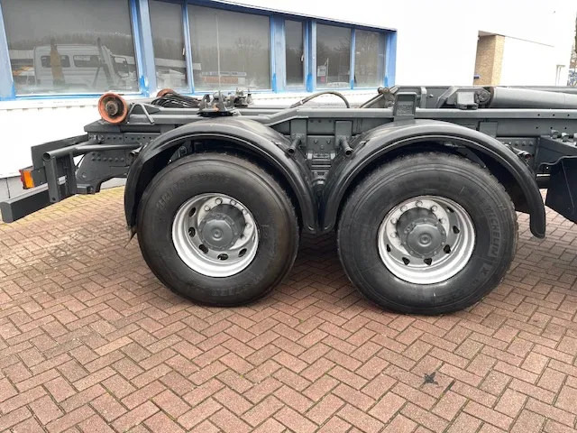 Mercedes-Benz Atego 2628 6x4 Manual gear Full steel suspension - משאית עם שלדת תא: תמונה 4 Mercedes-Benz Atego 2628 6x4 Manual gear Full steel suspension - משאית עם שלדת תא: תמונה 4
