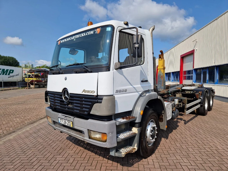 Mercedes-Benz Atego 2628 6x4, Manual gear, full steel suspension - משאית עם שלדת תא: תמונה 2 Mercedes-Benz Atego 2628 6x4, Manual gear, full steel suspension - משאית עם שלדת תא: תמונה 2