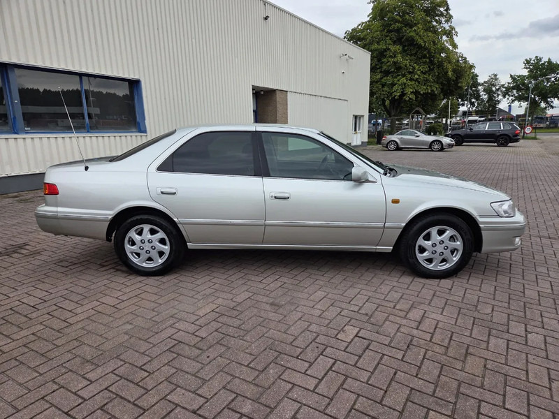 Toyota Camry 3.0 // V6 // 24v // Automaat // leather Seats - סדאן: תמונה 2 Toyota Camry 3.0 // V6 // 24v // Automaat // leather Seats - סדאן: תמונה 2
