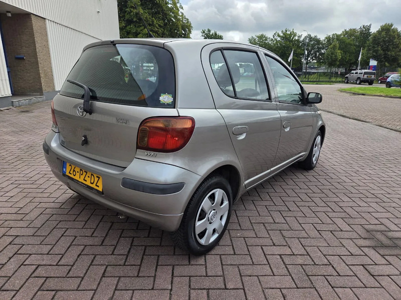 Toyota Yaris 1.3 VVT-i Idols 5drs - האצ'בק: תמונה 3 Toyota Yaris 1.3 VVT-i Idols 5drs - האצ'בק: תמונה 3