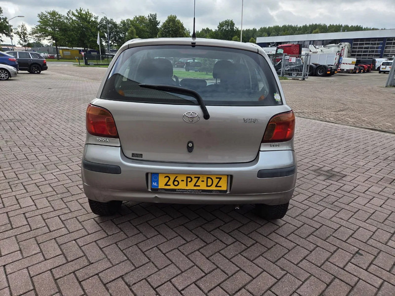 Toyota Yaris 1.3 VVT-i Idols 5drs - האצ'בק: תמונה 4 Toyota Yaris 1.3 VVT-i Idols 5drs - האצ'בק: תמונה 4