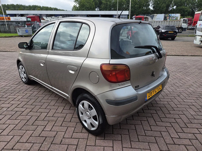Toyota Yaris 1.3 VVT-i Idols 5drs - האצ'בק: תמונה 5 Toyota Yaris 1.3 VVT-i Idols 5drs - האצ'בק: תמונה 5