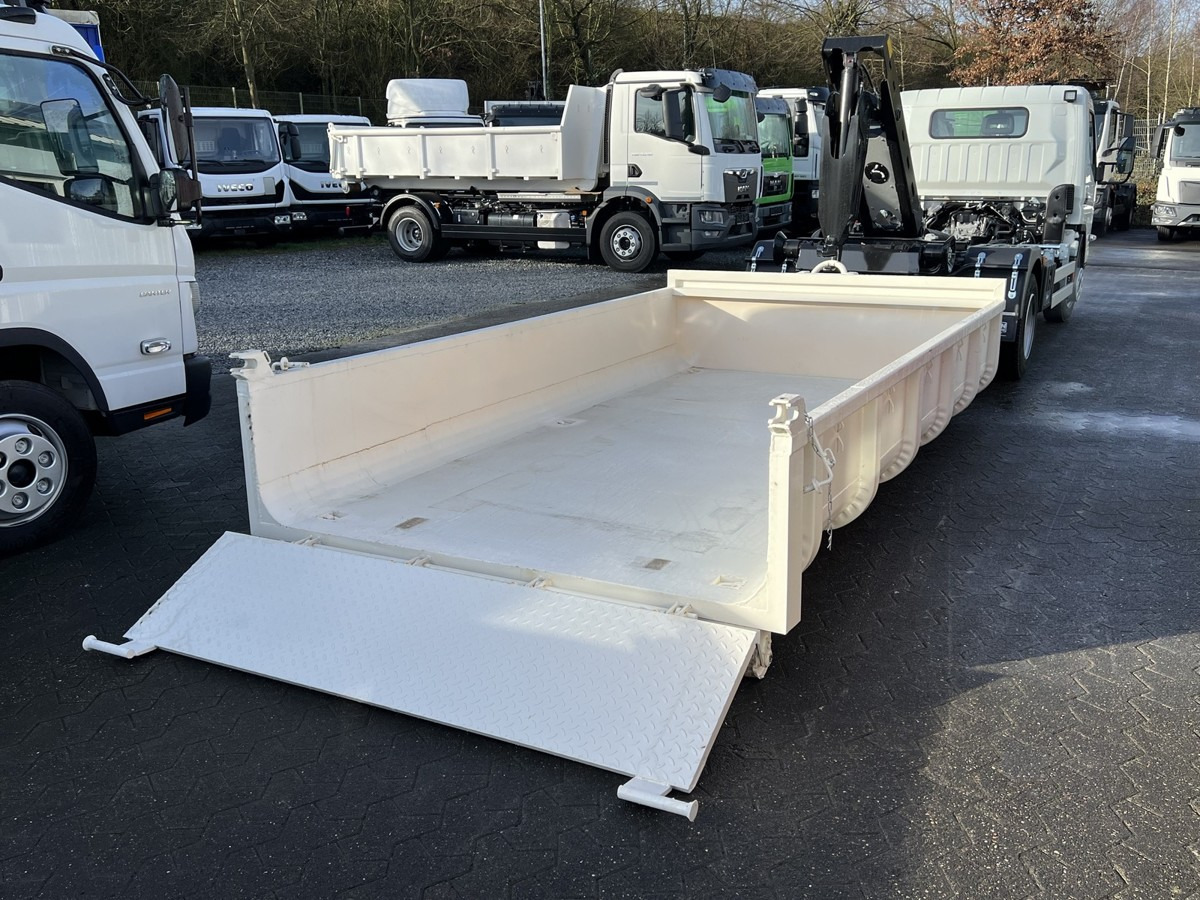 FUSO Canter FUSO 7C18 City Abrollkipper - משאית הרמת וו: תמונה 4 FUSO Canter FUSO 7C18 City Abrollkipper - משאית הרמת וו: תמונה 4