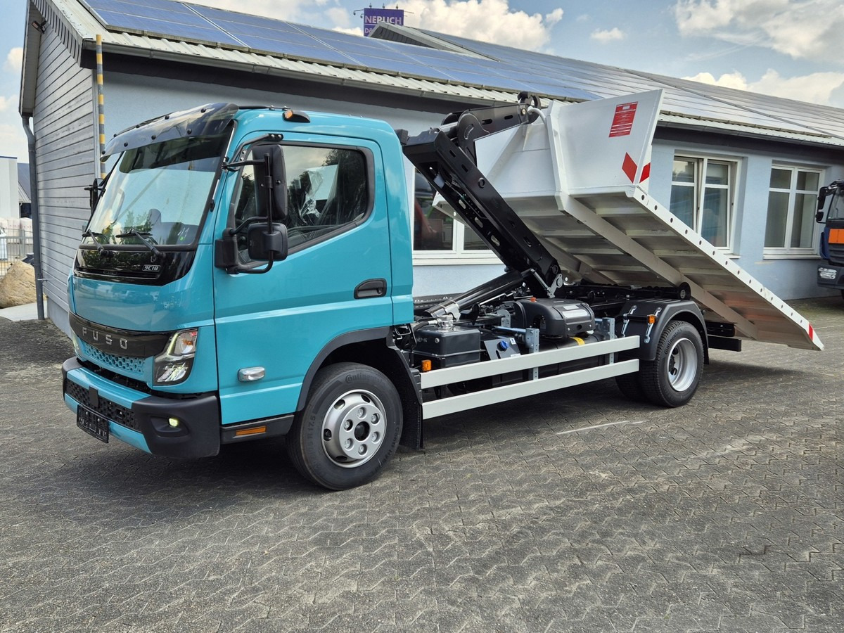 FUSO Canter FUSO 9C18 City Abrollkipper Krokbil Color - משאית הרמת וו, משאית מנוף: תמונה 2 FUSO Canter FUSO 9C18 City Abrollkipper Krokbil Color - משאית הרמת וו, משאית מנוף: תמונה 2