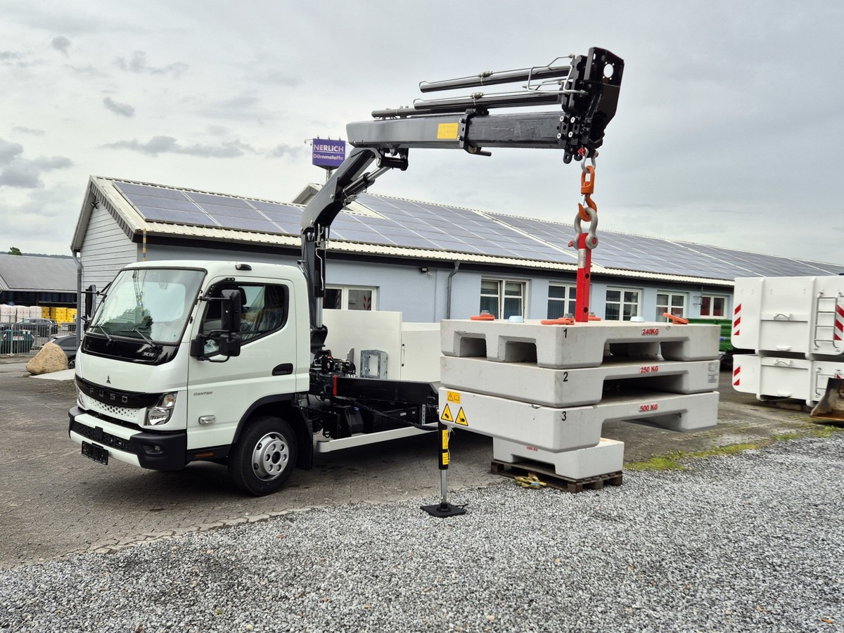 FUSO FUSO 9C18 Canter Alu Pritsche 5.5m Kran 3x hydr. - כלי רכב מסחרי במיטה שטוחה: תמונה 1 FUSO FUSO 9C18 Canter Alu Pritsche 5.5m Kran 3x hydr. - כלי רכב מסחרי במיטה שטוחה: תמונה 1