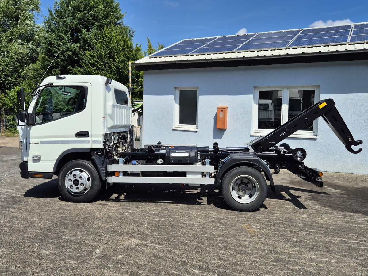 FUSO Fuso Canter 7C18 City Abrollkipper AHK Hooklift - משאית הרמת וו: תמונה 2 FUSO Fuso Canter 7C18 City Abrollkipper AHK Hooklift - משאית הרמת וו: תמונה 2