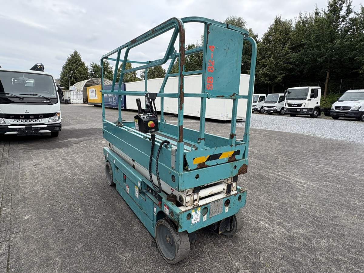 GENIE Haulotte Compact 8 baugleich GS 2032 sofort verf - מעלית מספריים: תמונה 4 GENIE Haulotte Compact 8 baugleich GS 2032 sofort verf - מעלית מספריים: תמונה 4