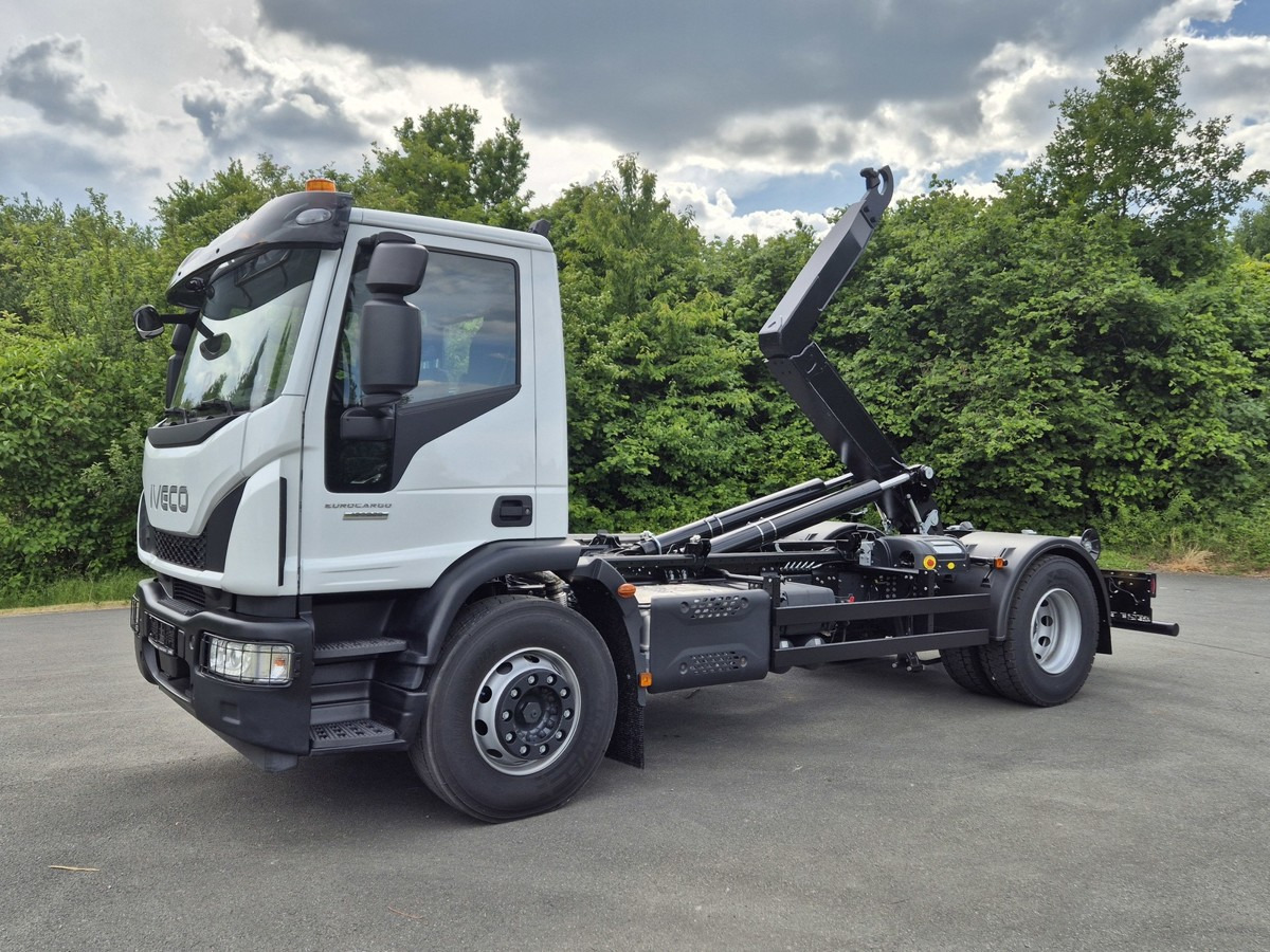 IVECO Euro Cargo 180E32 4x2 Abrollkipper Teleskoparm - משאית הרמת וו: תמונה 1 IVECO Euro Cargo 180E32 4x2 Abrollkipper Teleskoparm - משאית הרמת וו: תמונה 1