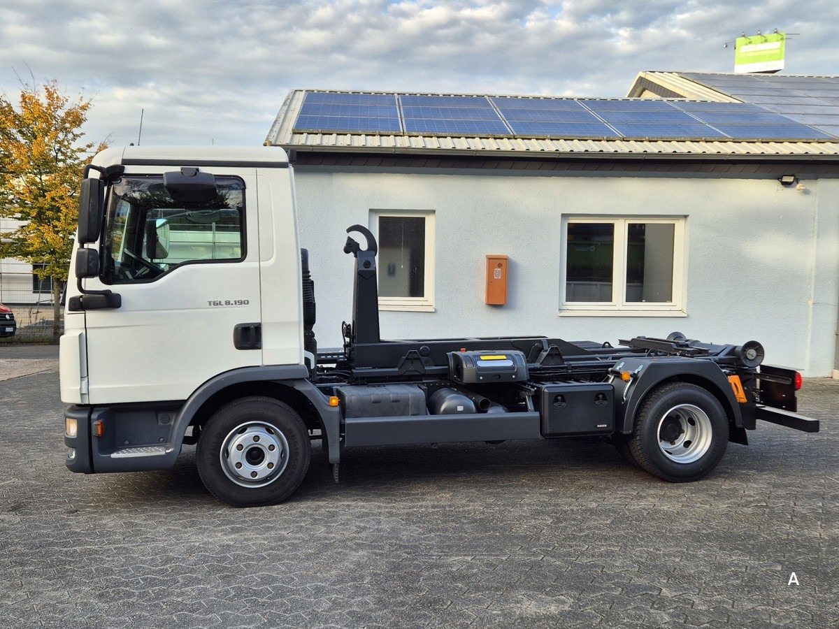 MAN TGL 8.190 BL City Abrollkipper Aut., 2 x AHK sof - משאית הרמת וו: תמונה 3 MAN TGL 8.190 BL City Abrollkipper Aut., 2 x AHK sof - משאית הרמת וו: תמונה 3