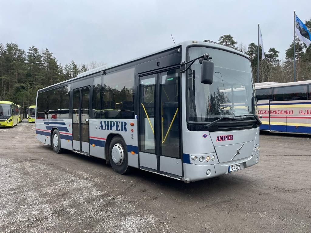 Volvo 8700 B7R - אוטובוס פרברים: תמונה 2 Volvo 8700 B7R - אוטובוס פרברים: תמונה 2
