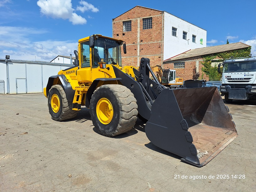 VOLVO L120E - מעמיס גלגלים: תמונה 1 VOLVO L120E - מעמיס גלגלים: תמונה 1