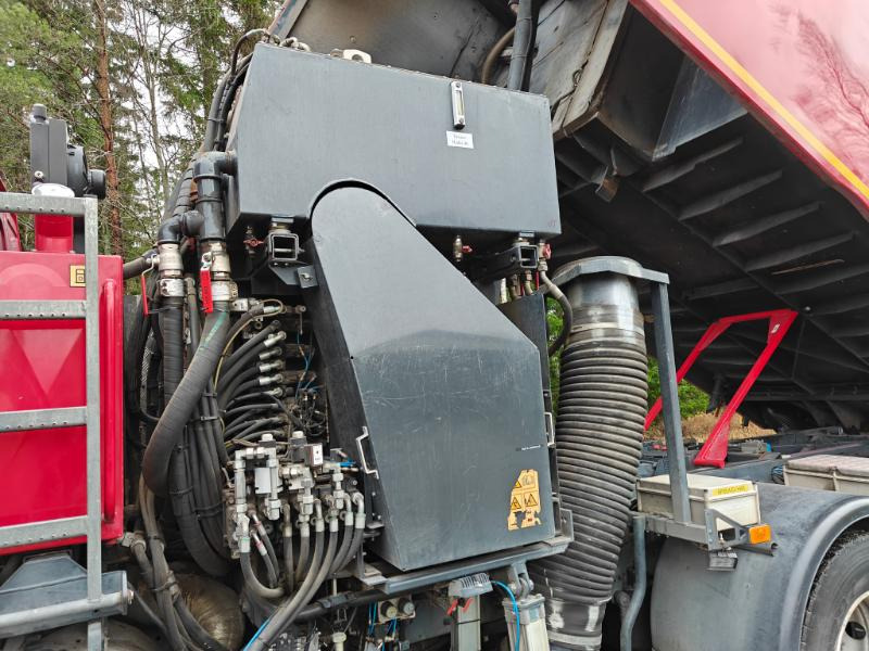 מטאטא כבישים Beam S12000 Volvo FM410: תמונה 14 מטאטא כבישים Beam S12000 Volvo FM410: תמונה 14