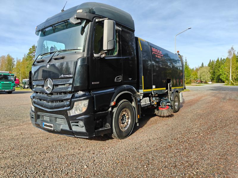 Brock SL280/2 MB Actros 1833 - מטאטא כבישים: תמונה 2 Brock SL280/2 MB Actros 1833 - מטאטא כבישים: תמונה 2