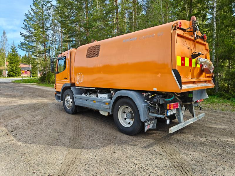 Bucher Cityfant 60 MB Atego - מטאטא כבישים: תמונה 4 Bucher Cityfant 60 MB Atego - מטאטא כבישים: תמונה 4
