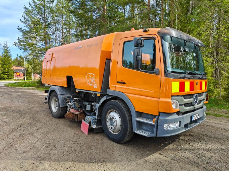 Bucher Cityfant 60 MB Atego - מטאטא כבישים: תמונה 1 Bucher Cityfant 60 MB Atego - מטאטא כבישים: תמונה 1