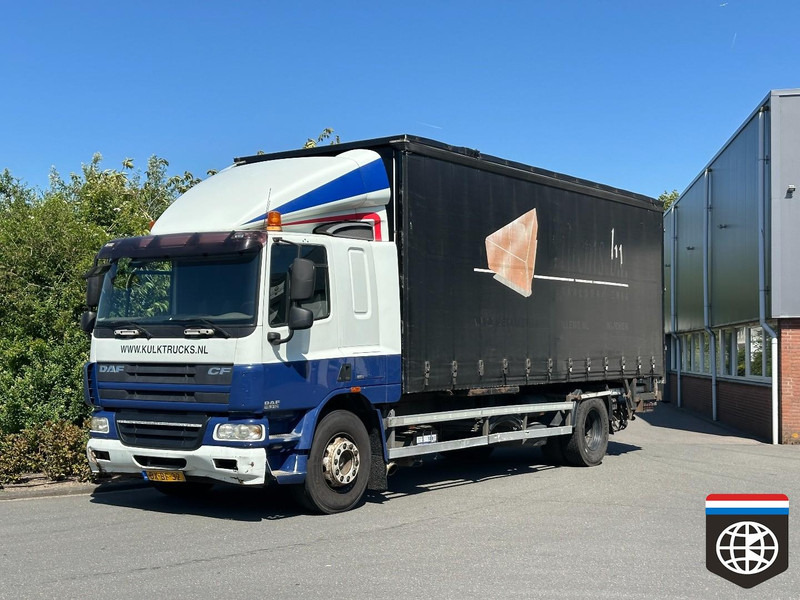DAF FA CF 75 - משאית וילונות צד: תמונה 1 DAF FA CF 75 - משאית וילונות צד: תמונה 1