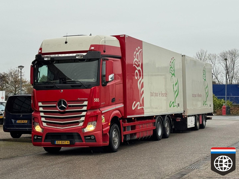 Mercedes-Benz ACTROS 2745 Giga Space - FRIGO COMBINATION -30oC - 2x TAIL LIFT - 49 CC capacity - משאית קירור: תמונה 2 Mercedes-Benz ACTROS 2745 Giga Space - FRIGO COMBINATION -30oC - 2x TAIL LIFT - 49 CC capacity - משאית קירור: תמונה 2