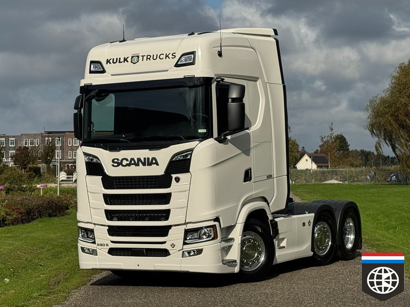 Scania 590 S 6X2/4 - Full air - Retarder PTO - SLIDE fifth wheel - King of the Road - יחידת טרקטור: תמונה 1 Scania 590 S 6X2/4 - Full air - Retarder PTO - SLIDE fifth wheel - King of the Road - יחידת טרקטור: תמונה 1