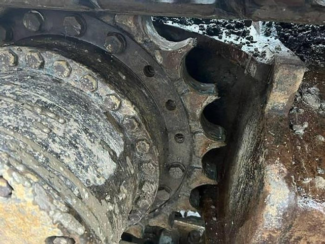 מחפר Hitachi ZX250LC-3 - ZX 250 LC - ZX250: תמונה 12 מחפר Hitachi ZX250LC-3 - ZX 250 LC - ZX250: תמונה 12