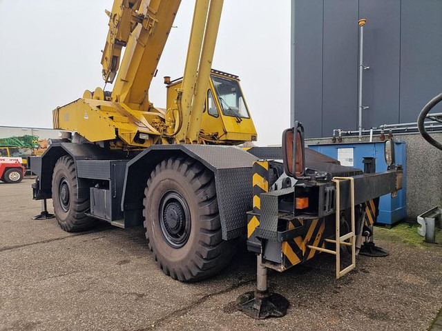 Tadano TR-400E - עגורן שטח מחוספס: תמונה 3 Tadano TR-400E - עגורן שטח מחוספס: תמונה 3