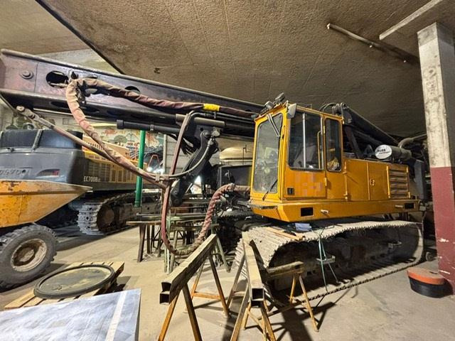 Akerman Banut H14B - נהג קורה: תמונה 1 Akerman Banut H14B - נהג קורה: תמונה 1