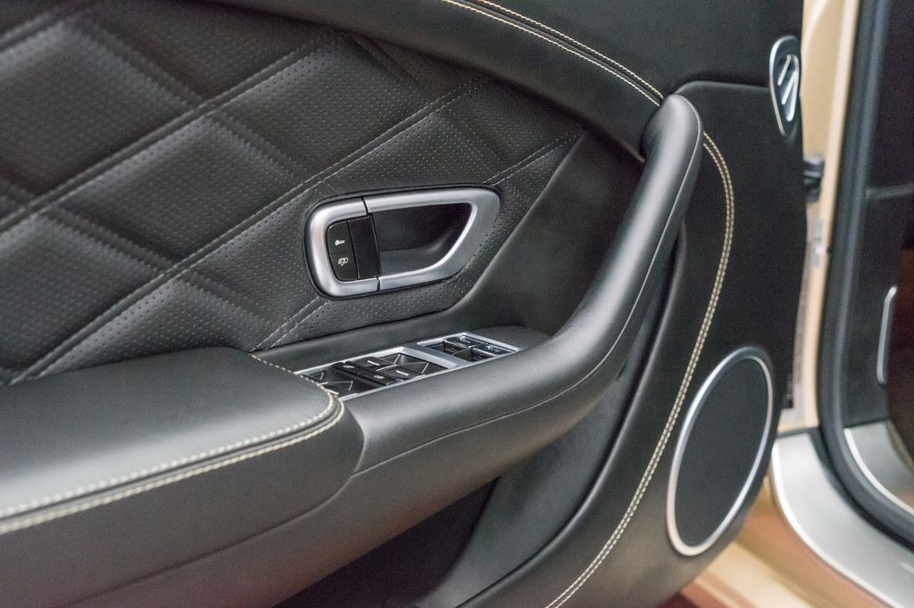 מכונית Bentley Continental GT 4.0 V8 4WD/Kamera/21 Zoll/LED: תמונה 10